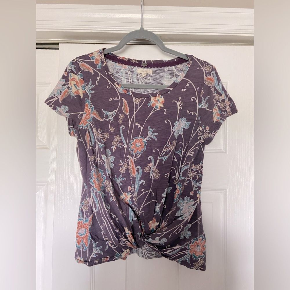 Floral Print/Twist Front Shirt